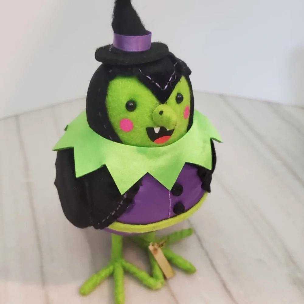 2024 TARGET HALLOWEEN FEATHERLY FRIENDS ‘SPELLMA’ BIRD - HYDE AND EEK! (NWT)